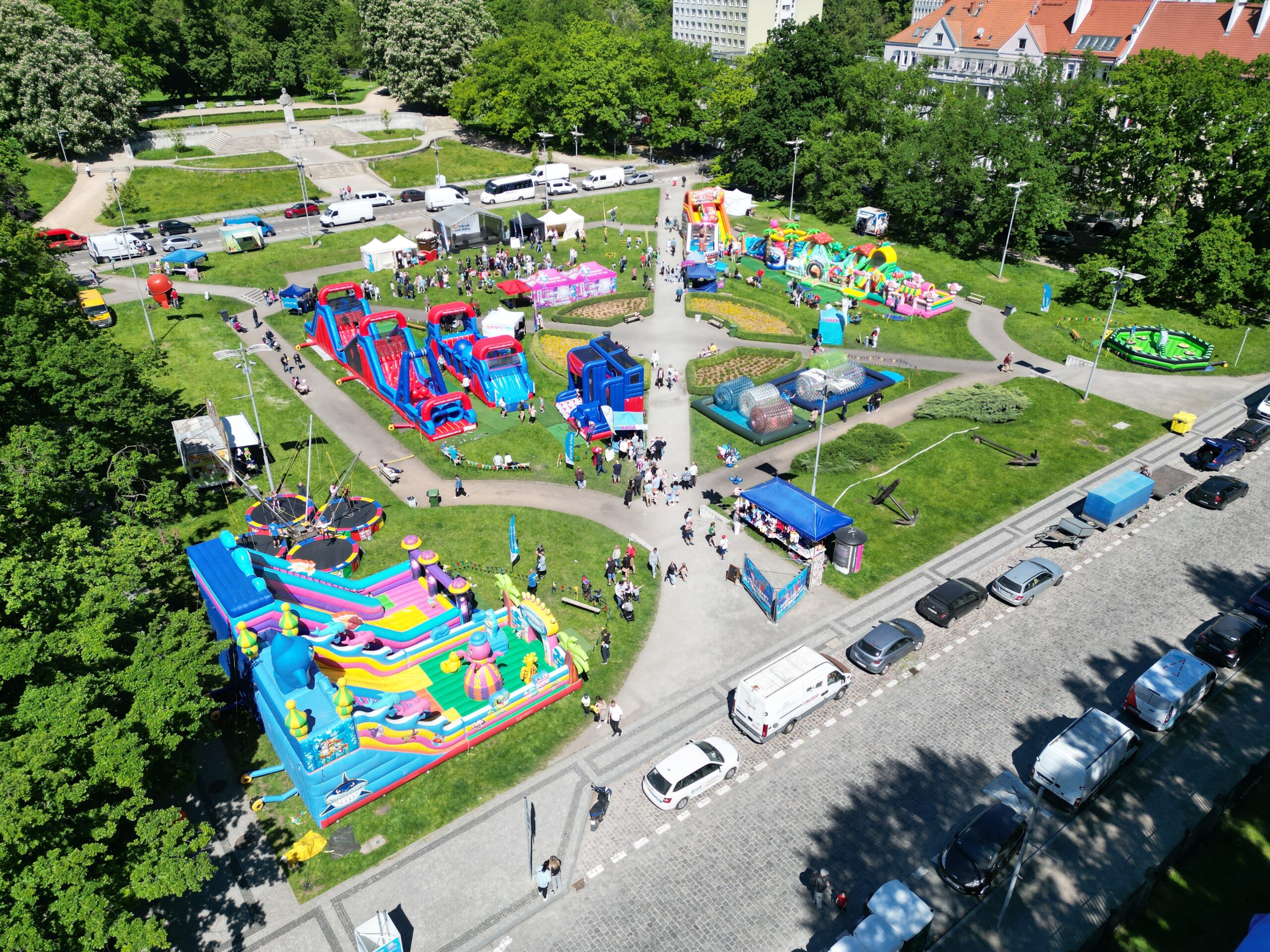 Park dmuchańców na Dzień Dziecka i festyn plenerowy